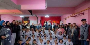 odunpazari belediye baskan adayi minik yildizlarla bulustu KqLEwUU2.jpg