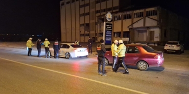 samsunda gece yarisi yola inen polisler uygulama yapti zPD9jcrW.jpg