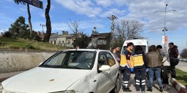 sinop gerzede trafik kazasinda 1 kisi yaralandi MRXOphiM.jpg