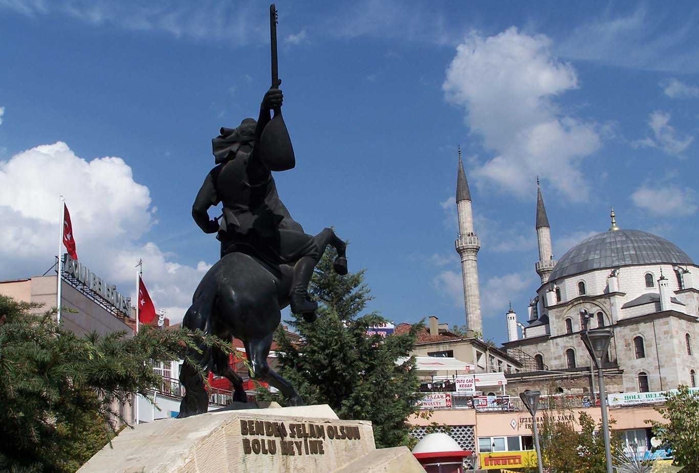 Bolu Meydan Köroğlu Heykeli