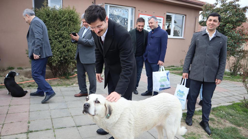 Muhammed Emin Demirkol Köpekseverlerle Buluştu