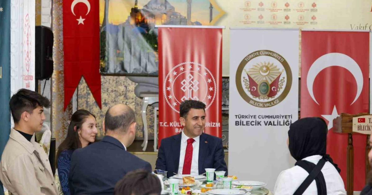 bilecikin medari iftiharlari iftar yemeginde bulustu 22RbOODq.jpg