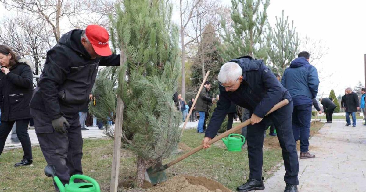 eskisehirde hayatini kaybedenler anildi lMdVwVrd.jpg