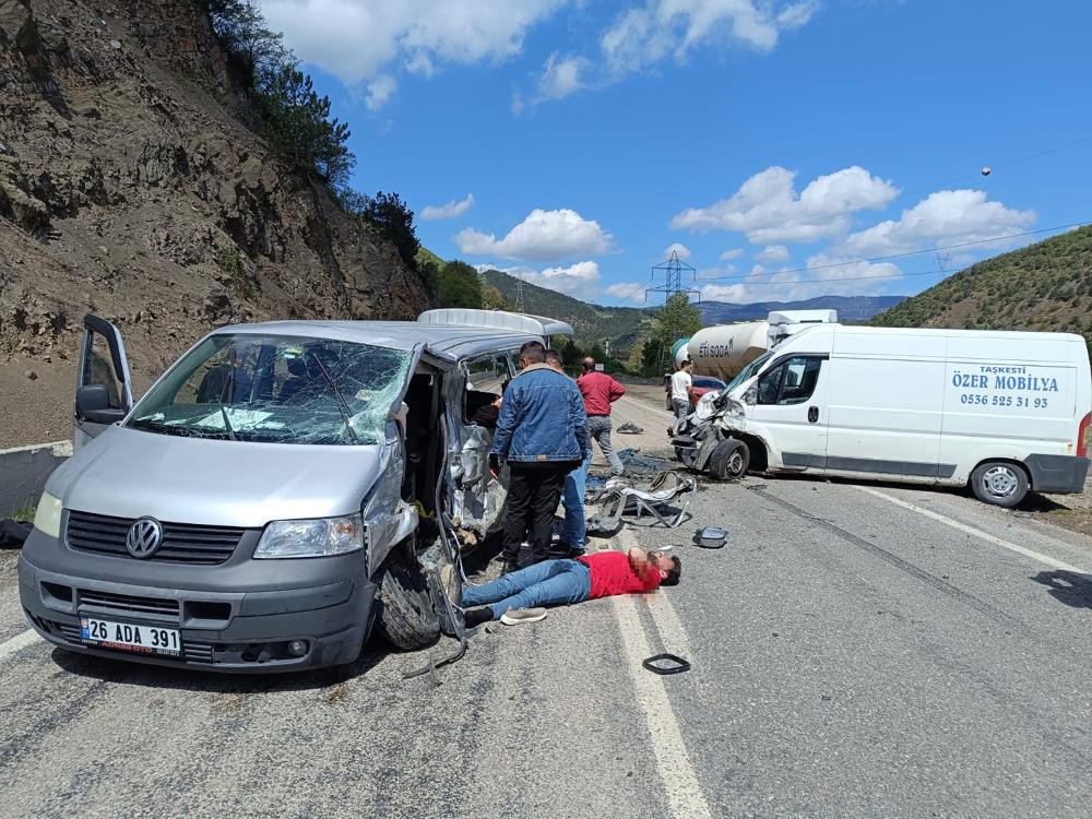 Bolu'da Öğrencileri Taşıyan Araç Kaza Yaptı 1
