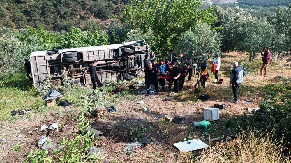Bolulu Öğrencileri Taşıyan Midibüs Sakarya'da Kaza Yaptı 1