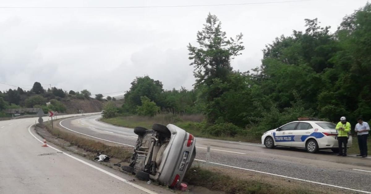 kastamonu tarafindan karabuke dogru gelen arac devrildi C2VMxw56.jpg