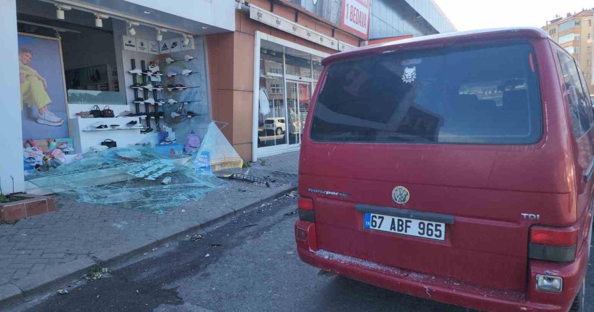 zonguldak ereglide otomobil magazaya daldi X7mq8CcH.jpg