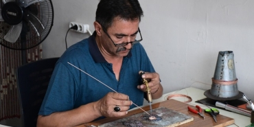 Telkari ustası 38 yıldır altın, gümüş ve bakıra ateşle şekil veriyor