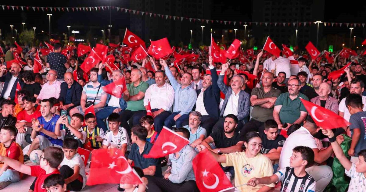 ankara sincanda buyuk cosku vatandaslar akin etti RZWZJiAp.jpg
