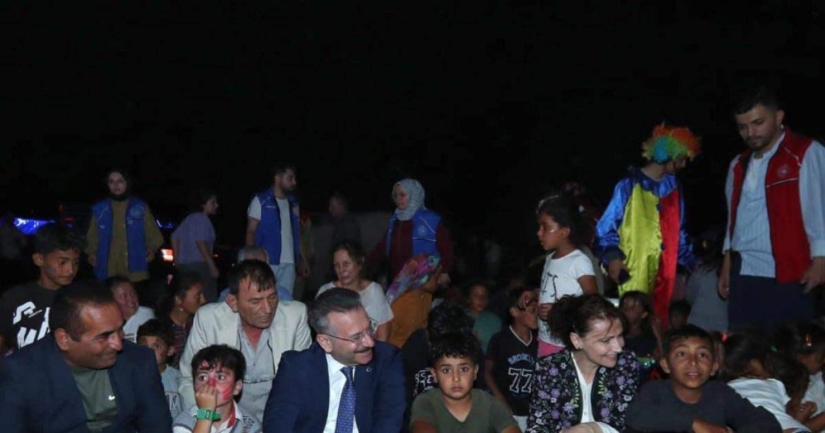 eskisehir valisi mevsimlik isci cocuklariyla sinema keyfi yapti pYbMyWSq.jpg