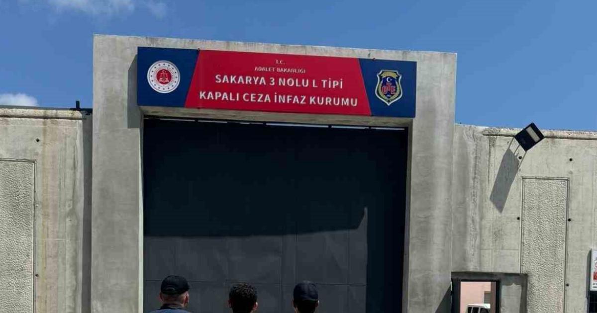 hapis cezasiyla aranan kisiler sakaryaya bulundu LX1Z4ufP.jpg