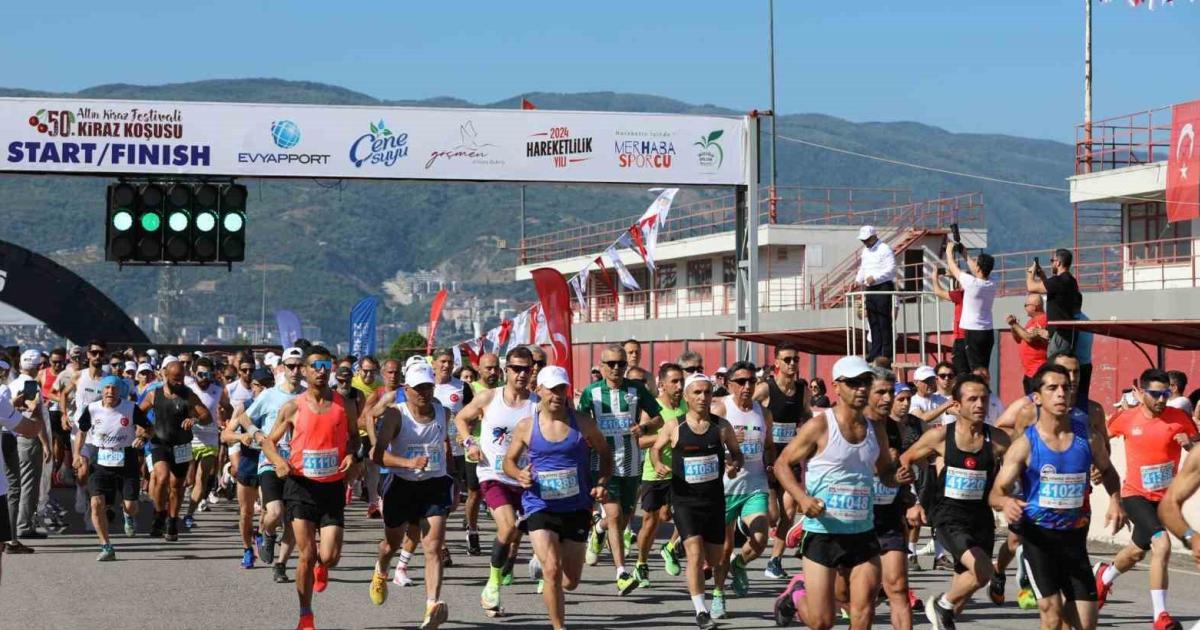 kocaeli korfezde bir ilk kilometrelerce surdu qb389SCJ.jpg