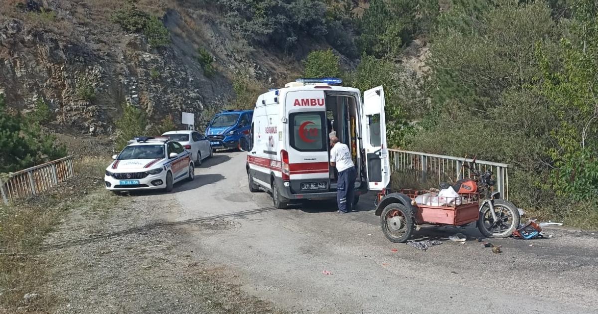 corumda aci kaza motosikletteki kadin oldu LTkuBzry.jpg