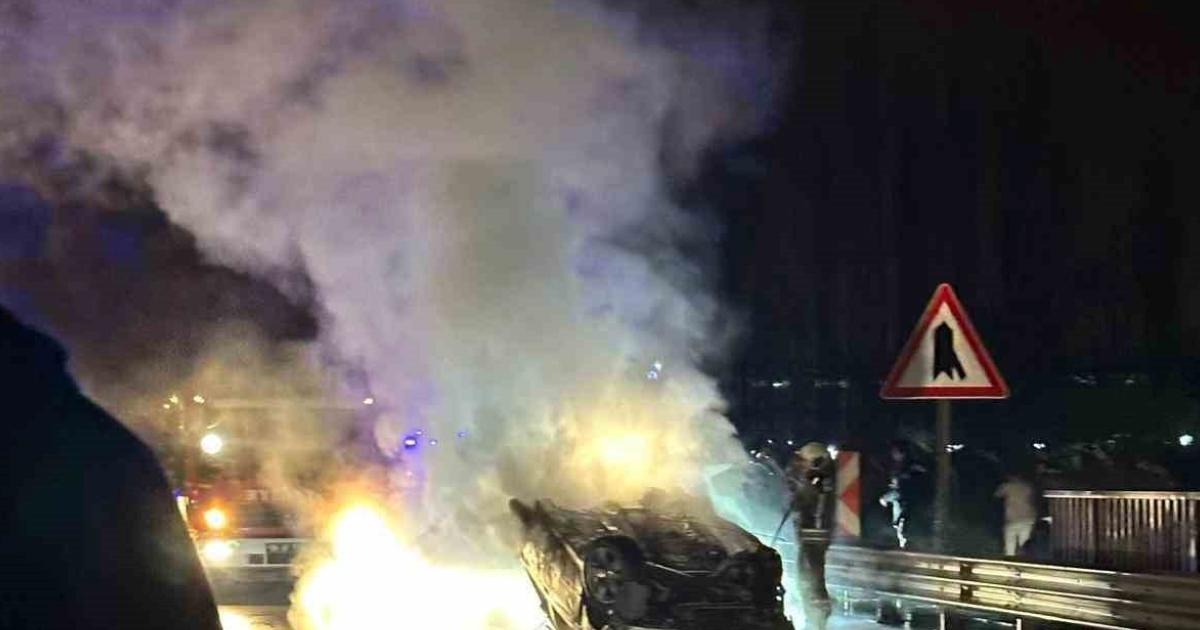 ankara cankiri bulvarinda trafik kazasi arac takla atti aTSMUp96.jpg