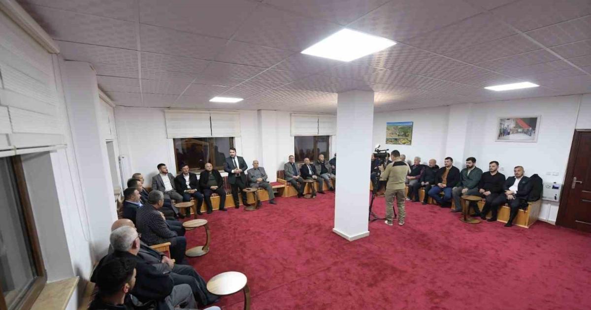 ankara kahramankazanda baskan cirpanoglu halkla bulustu 8YdqhDXV.jpg