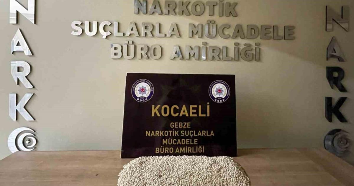 kocaelide uyusturucu operasyonu 17 bin 757 captagon hap ele gecirildi DqUpqvBc.jpg