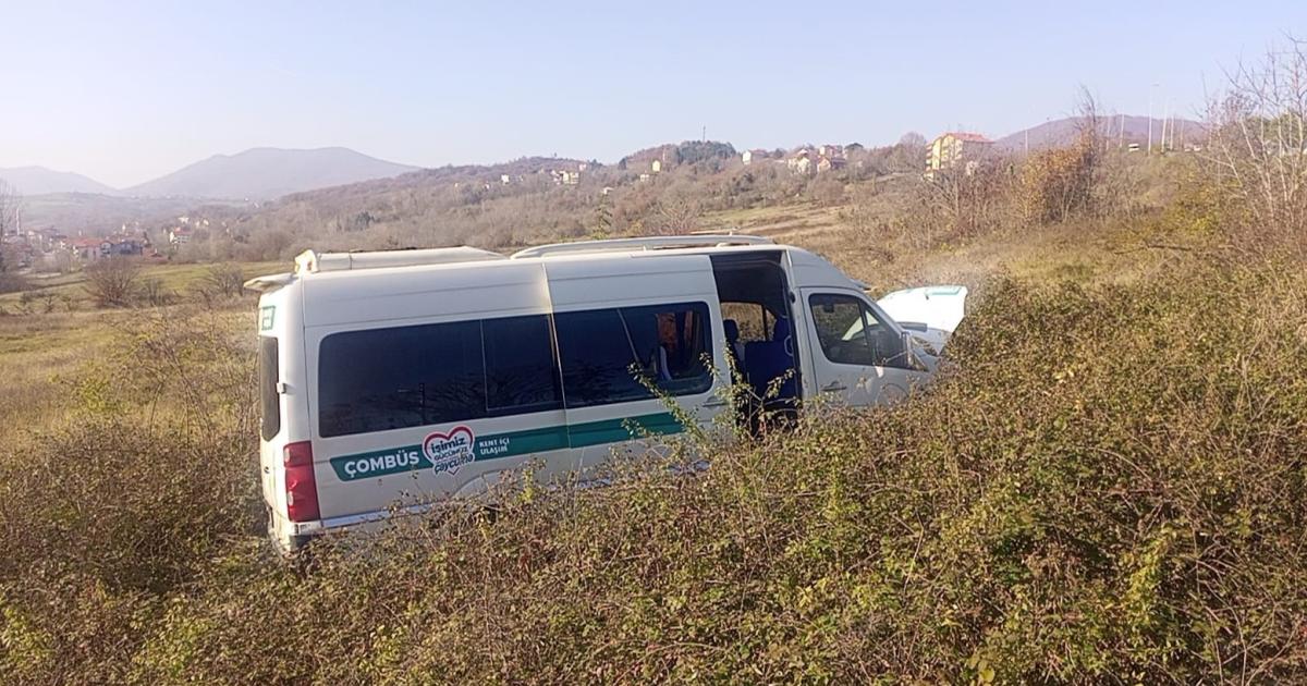 zonguldak caycumada freni bosalan minibus ormana uctu bFyrMYId.jpg