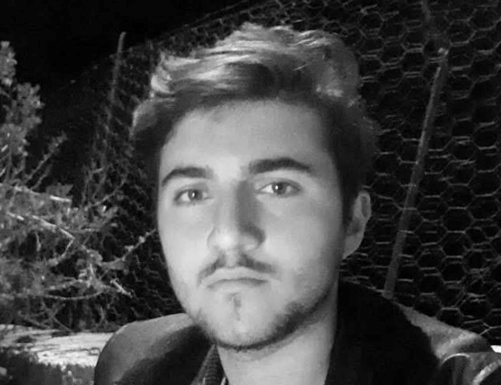 Tüfekle oynarken kazara kendisini vuran üniversite öğrencisi hayatını kaybetti photoaidcom greyscale