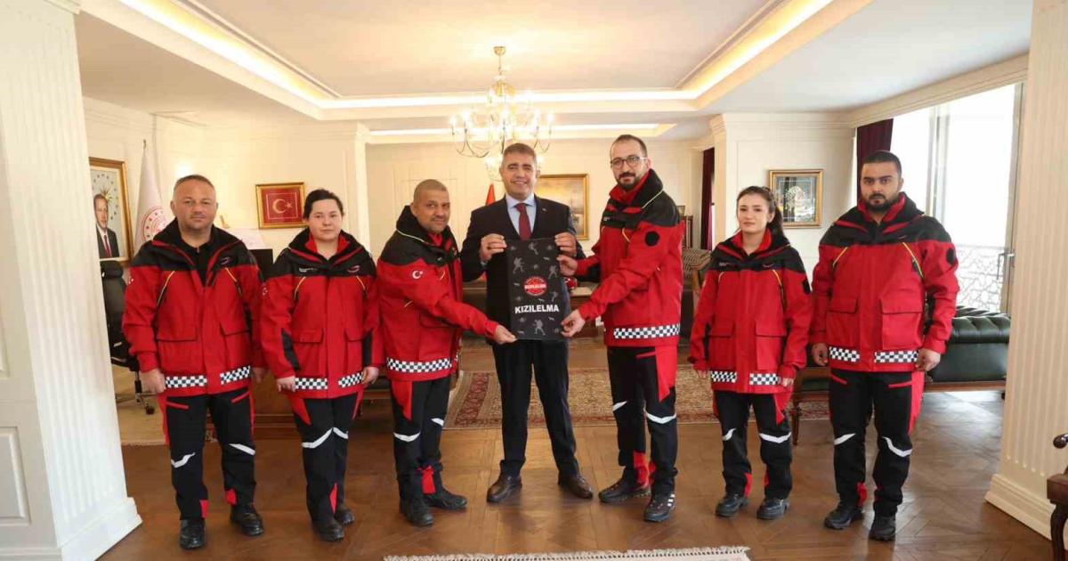 duzce valisi gonulluleri agirladi gTfBRZ6I.jpg