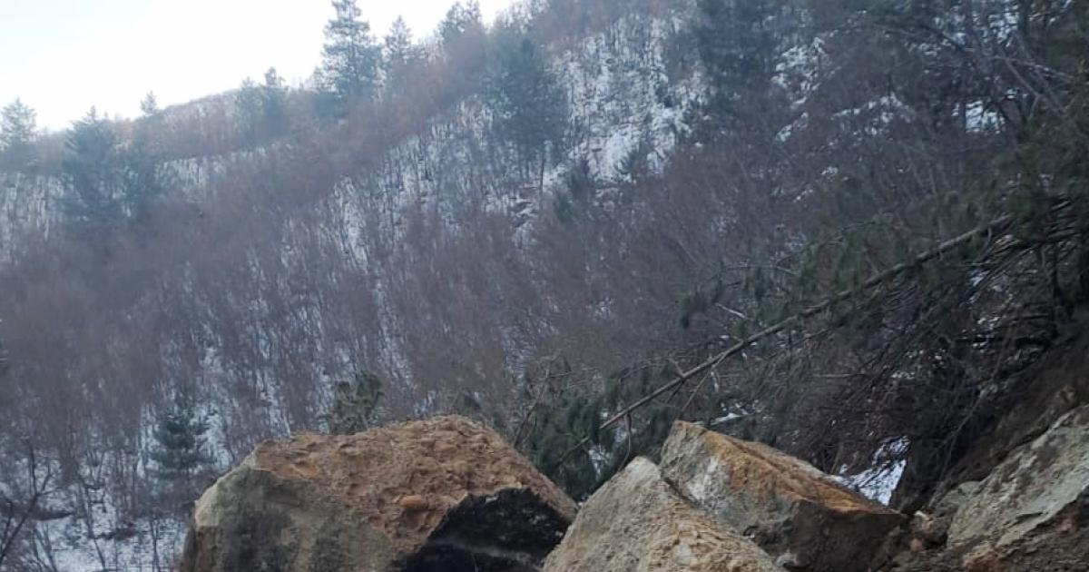 karabuk ovacikta toprak kaydi yol kapandi sphnwml8.jpg