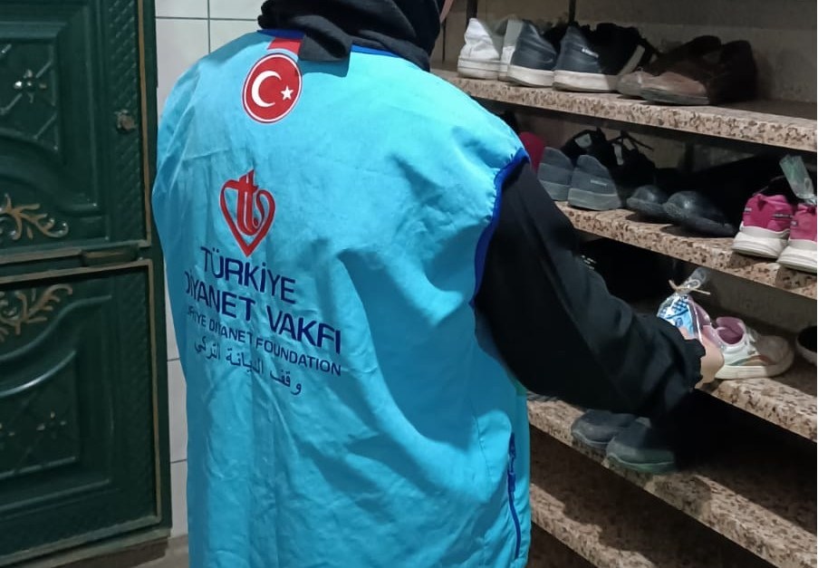 111 Gerede'de Ayakkabılardan Çıkan Şey Şaşkına Çevirdi Camiden Çıkan Şoka Uğradı
