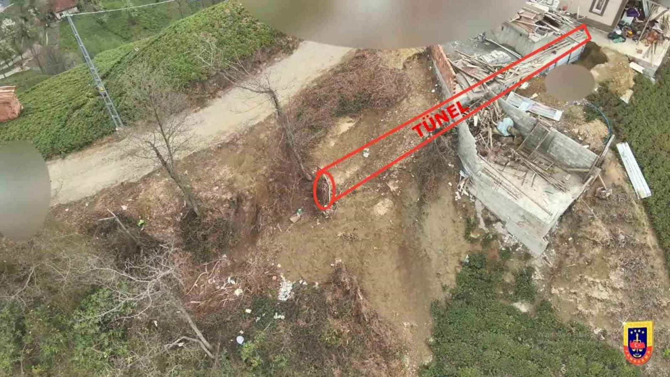 Çamaşır makinesinin altından ‘suç tüneli’ çıktı (1)