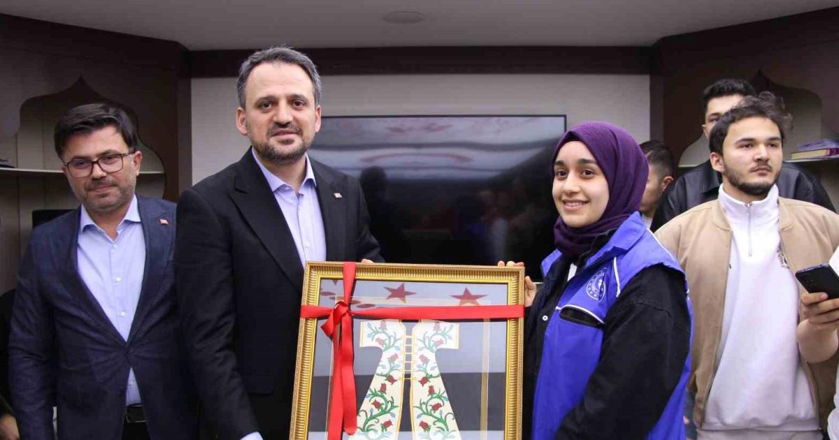 bakan yardimcisi eminoglu duzcede genclerle bulustu CgRYYh7N.jpg