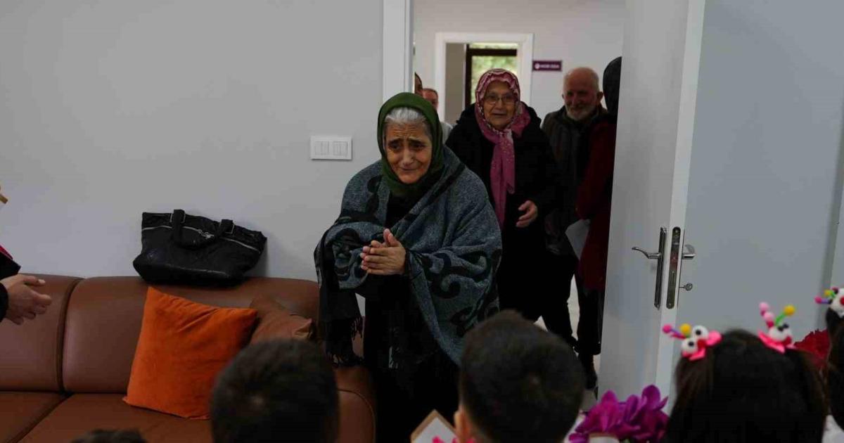 duzcede yaslilar haftasinda alzheimer hastalari unutulmadi GFpi8I1c.jpg