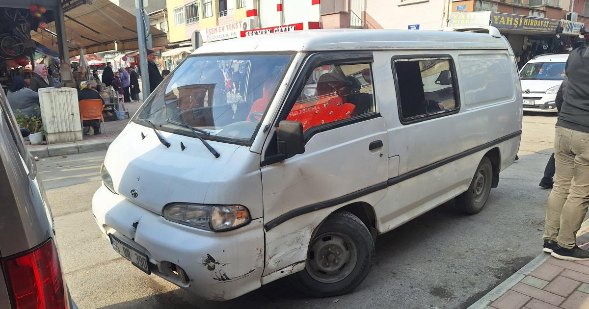samsun bafrada trafik kazasi yarali var XSiu5K7s.jpg