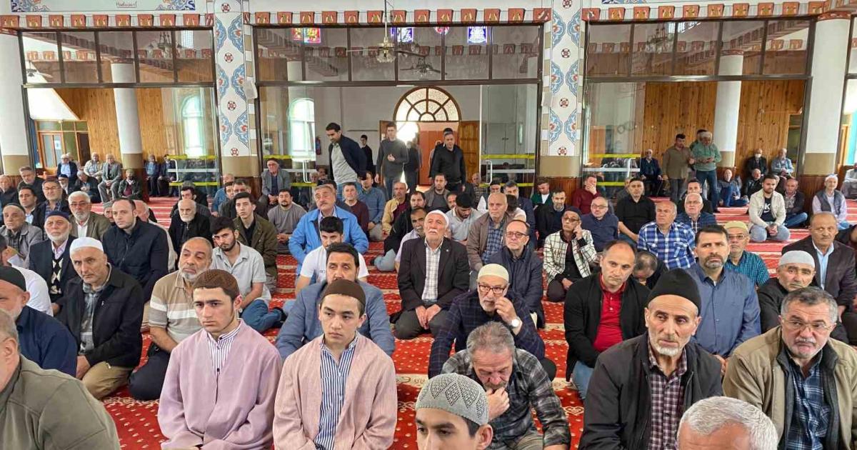 500 yillik 1001 hatim gelenegi devam ediyor Q9wehPlu.jpg