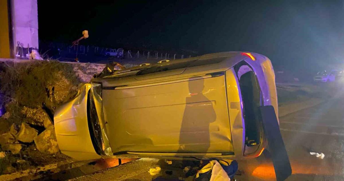 ankara iki esek yola cikinca zincirleme kaza oldu pHTCneWF.jpg