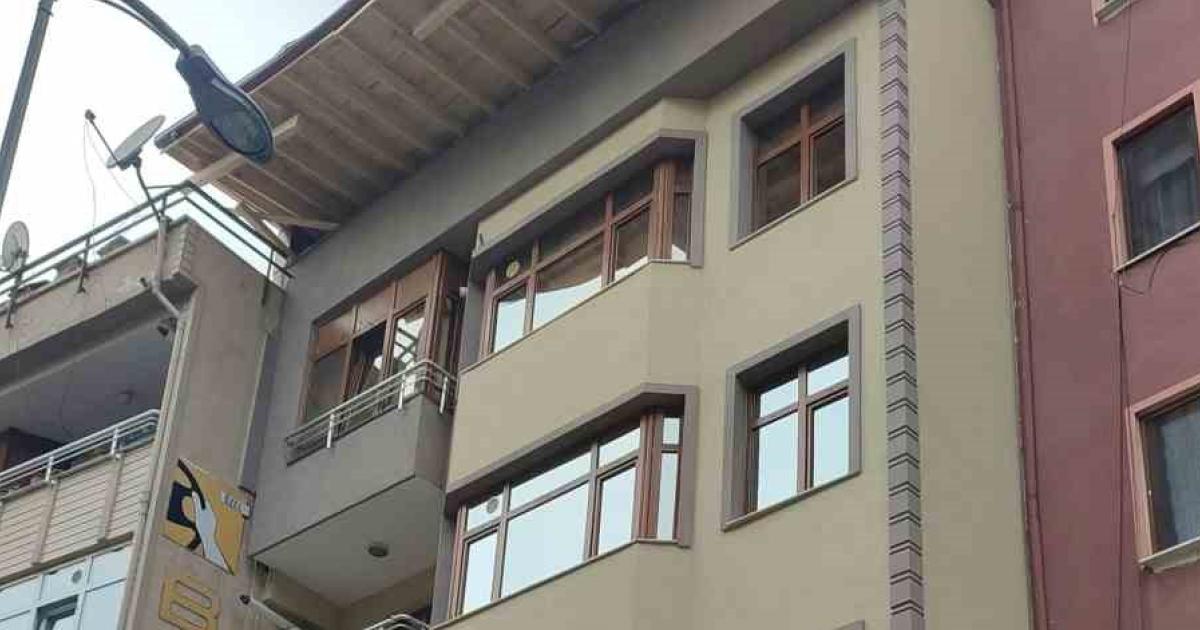 bartinda catidan dusen kalaslar panige neden oldu CdUMQVBs.jpg
