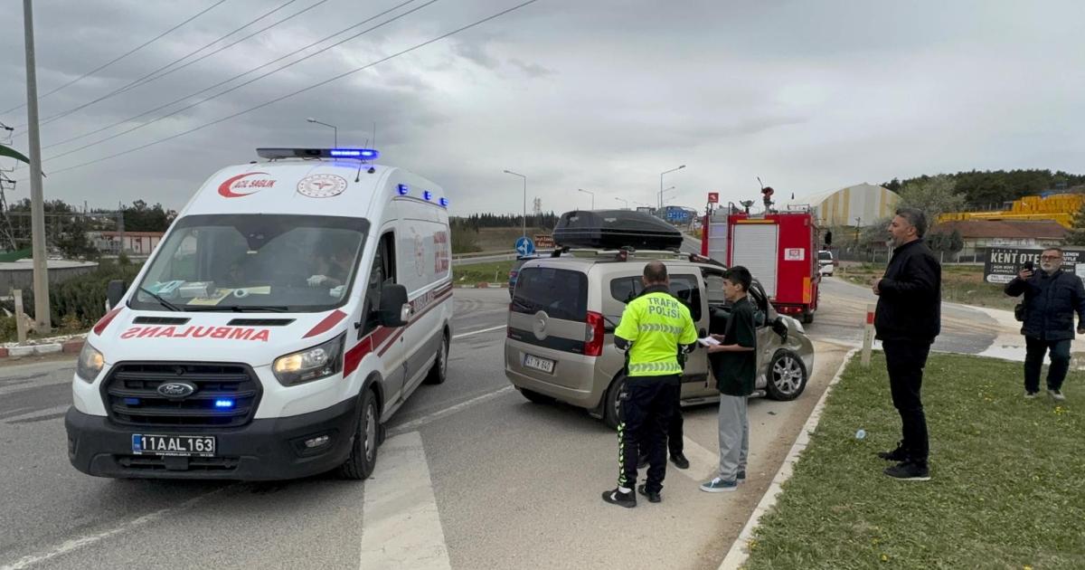 bilecikte trafik kazasinda 7 kisi yaralandi 5aykOnJy.jpg