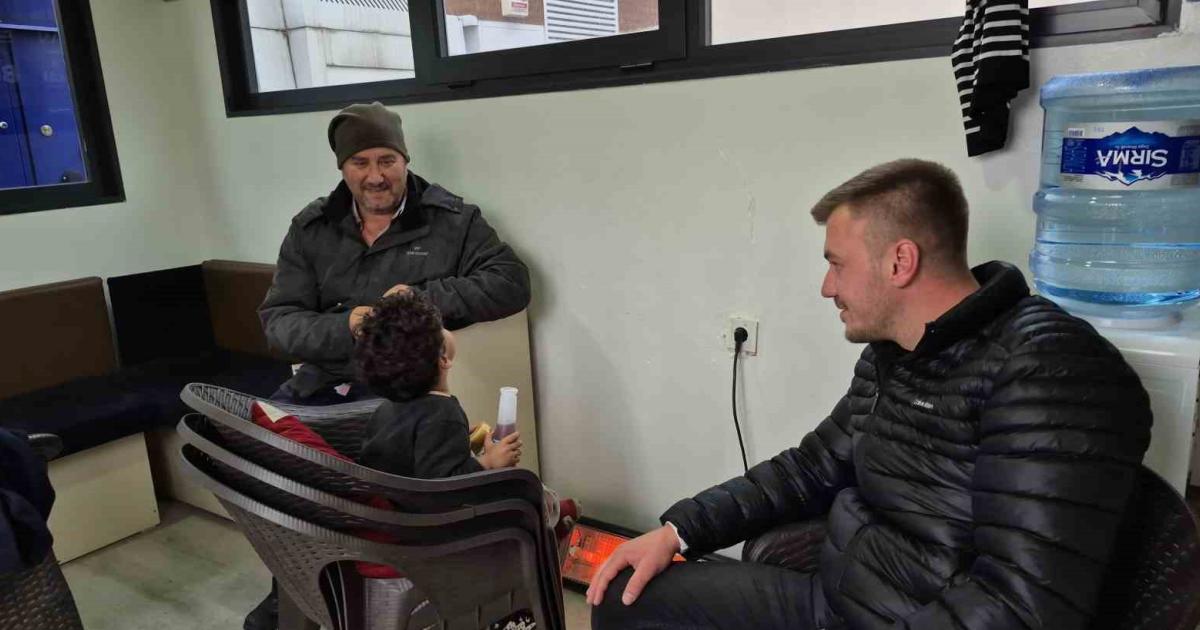 duzcede taksiciler olmasi gerekeni yapti LCdDBmkh.jpg