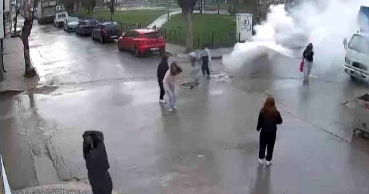 eskisehirde camiye giren cocuklar yangin tupuyle oynadi iki kisi gazdan etkilendi urHlfrs6.jpg