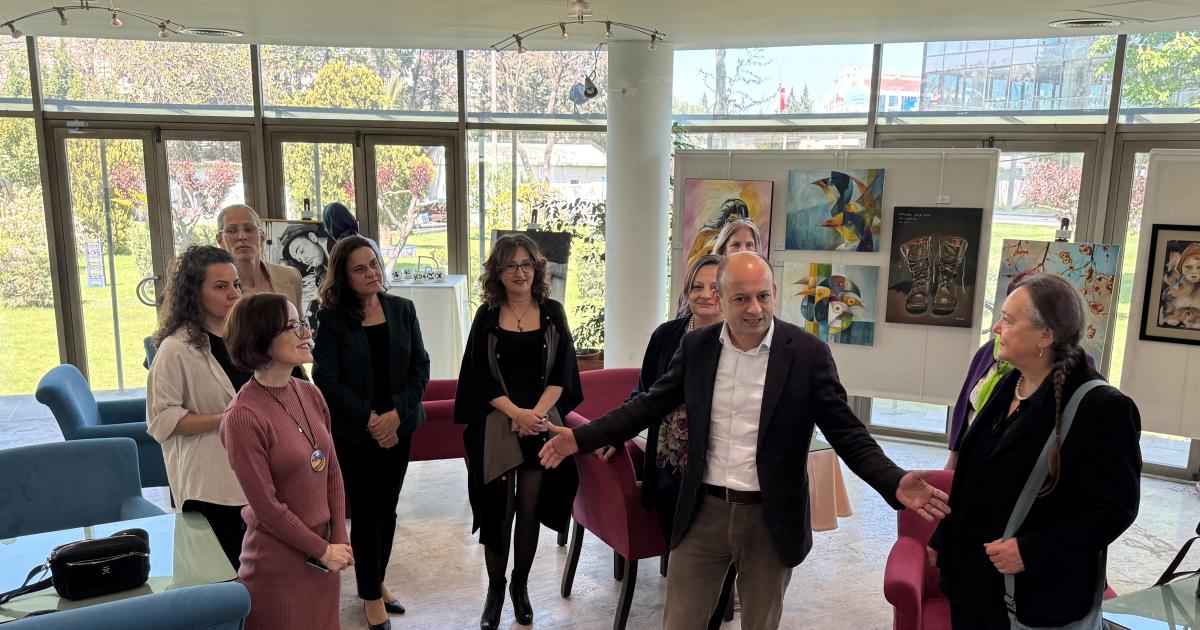kocaeli sanayi odasinda sanat dolu bir sergi LyOFAJTG.jpg