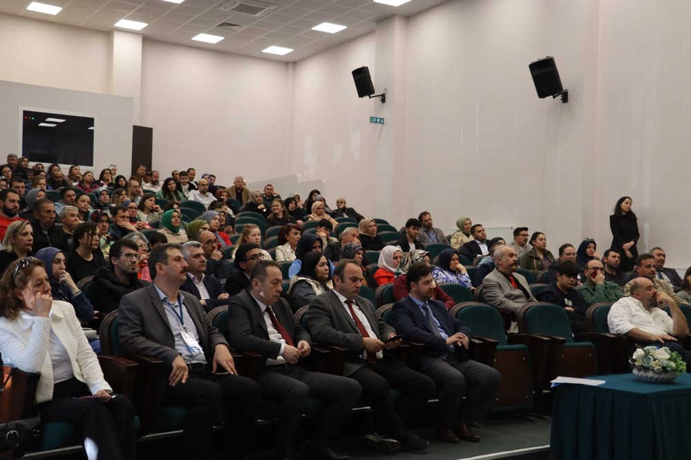 AA 20250505 37849331 37849327 BOLUDA MESLEKI VE TEKNIK EGITIM TANITIM TOPLANTISI DUZENLENDI (1)