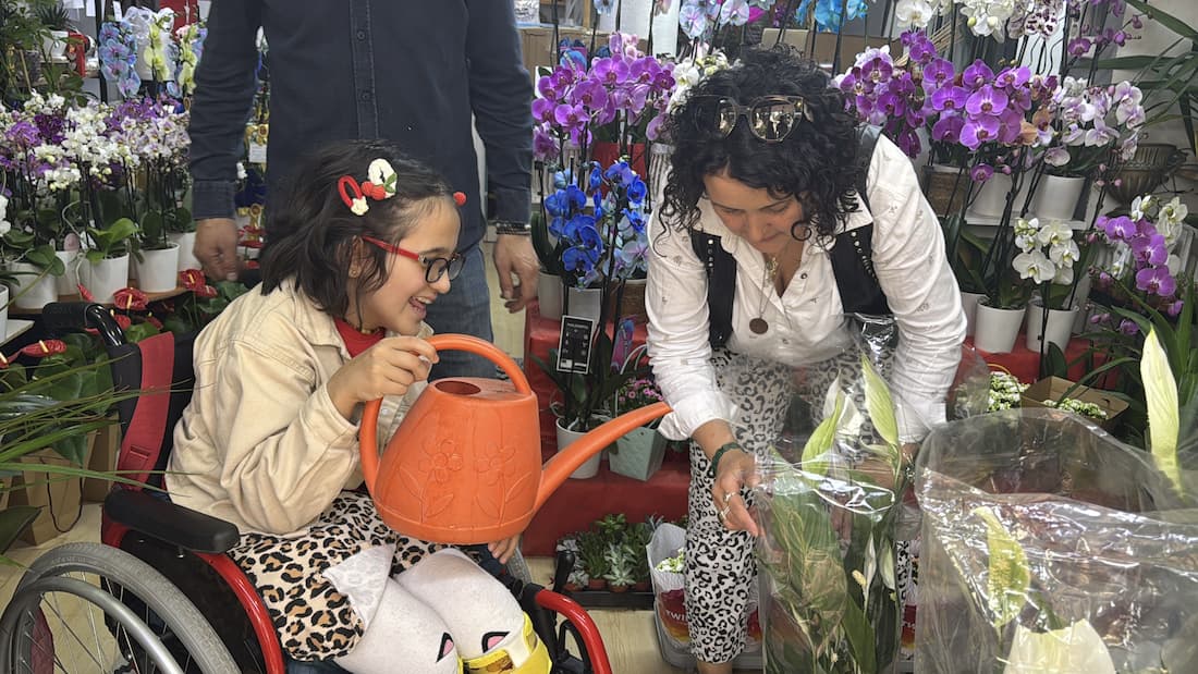AA 20250510 37902928 37902925 SEREBRAL PALSILI ZEYNEP ADA ANNESININ SEVGISI VE ILGISIYLE YASAMA TUTUNDU (1)