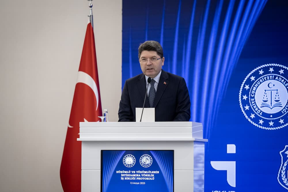 AA 20250513 37938265 37938256 ADALET BAKANLIGI ILE CALISMA VE SOSYAL GUVENLIK BAKANLIGI ARASINDA HUKUMLU ISTIHDAMI PROTOKOLU (1)