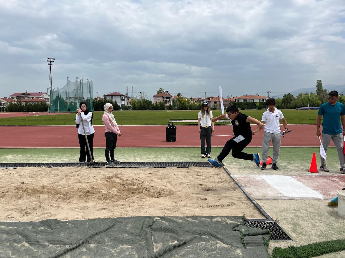 Bolu’da Minik Sporcuların Atletizm Coşkusu (4) (1)