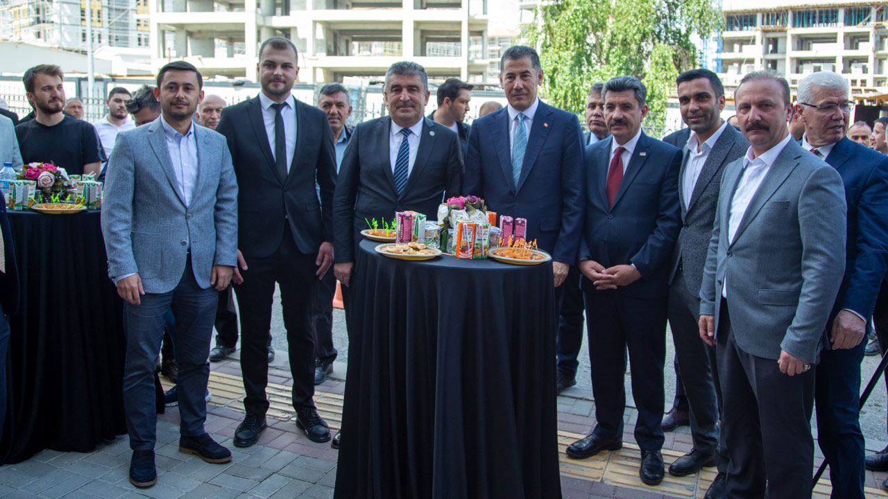 Gerede'de Görkemli Açılış, Kurdeleyi Sinan Oğan Kesti,4