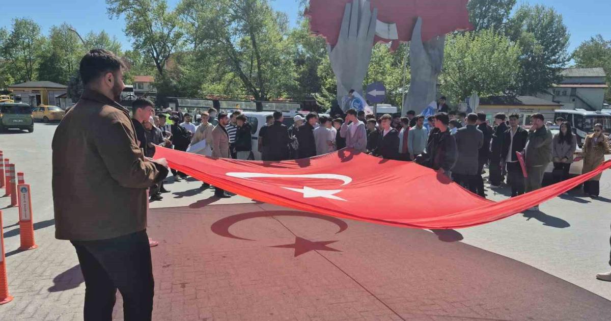 bartinda turkculuk gunu yuruyusu VFgVlzvp.jpg