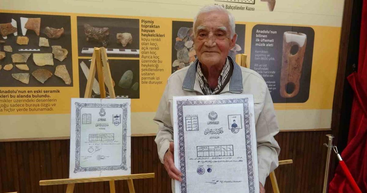 bilecikte tarihi diploma sergisi acildi xwZDNC8L.jpg
