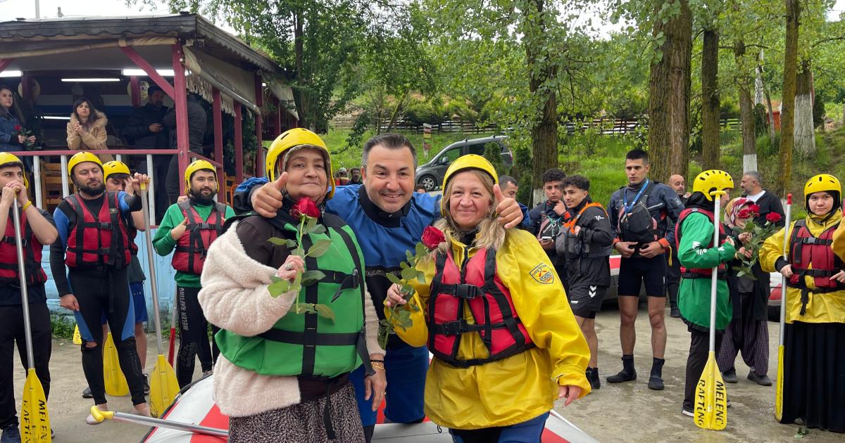 duzce raftingli anneler gunu 8JhAsnz9.jpg