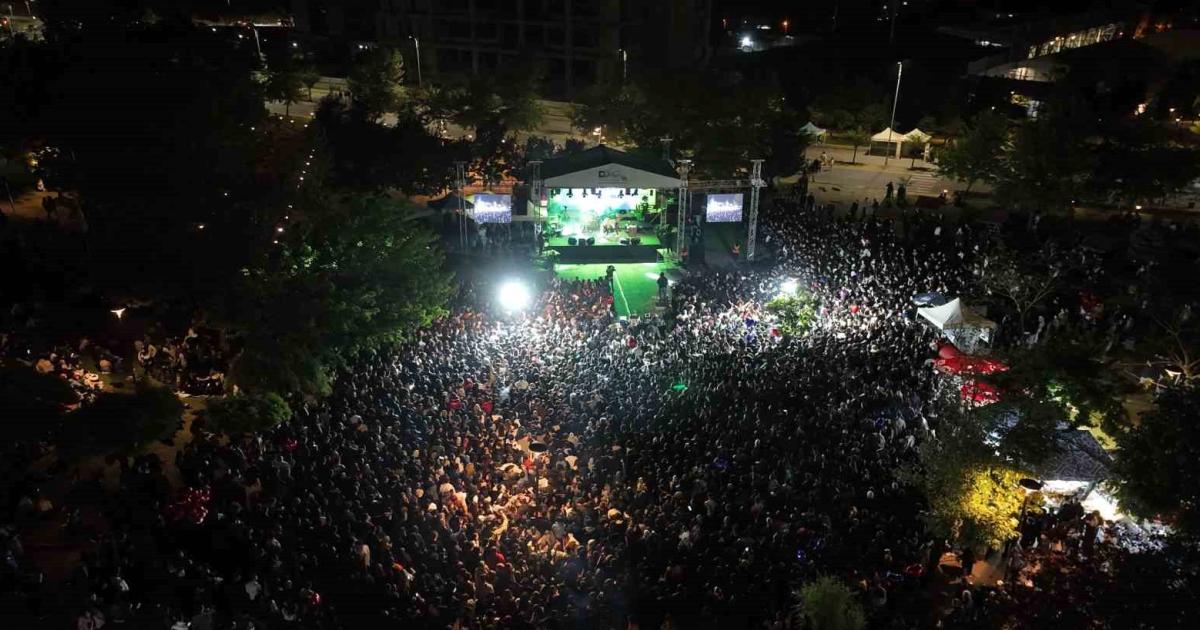 duzce universitesi dufest 2025 coskulu bir finalle son buldu uPymeKWH.jpg