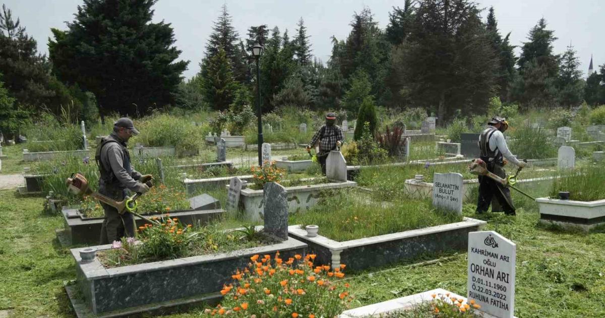 duzcede mezarliklarda temizlik calismalari baslatildi DbuADD21.jpg