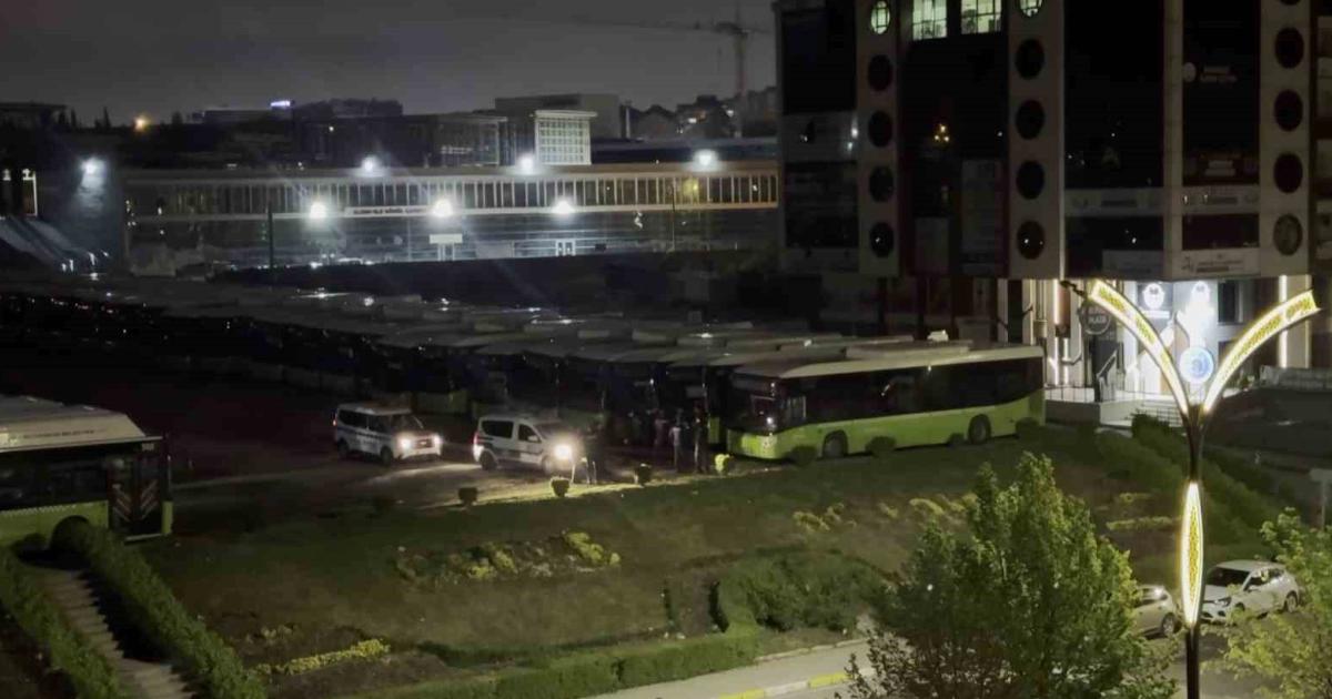 gebzede belediye otobusunu calmaya kalktilar c8wFHmhs.jpg