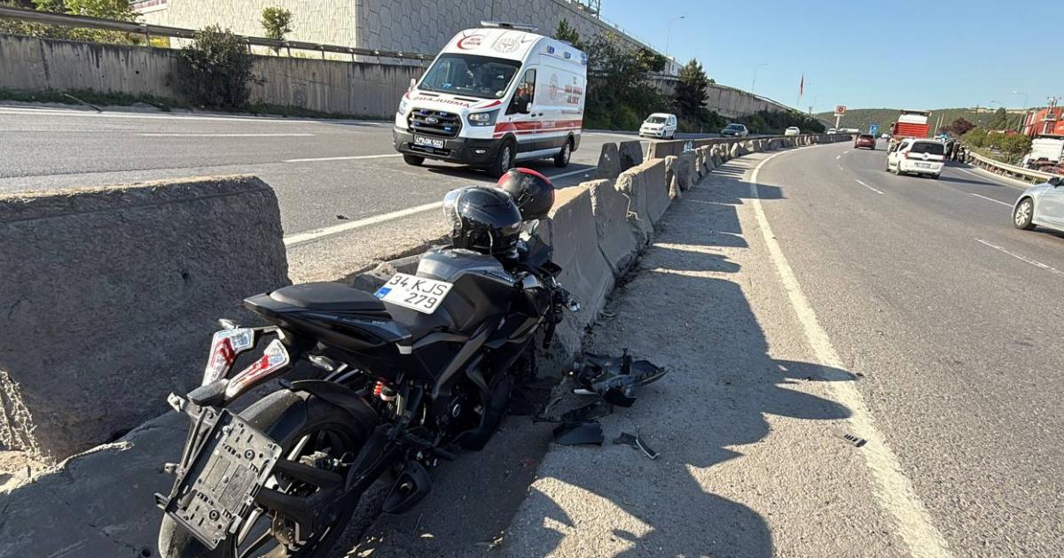 gebzede motosiklet beton bariyere carpti 2 yarali h2UHw9D3.jpg