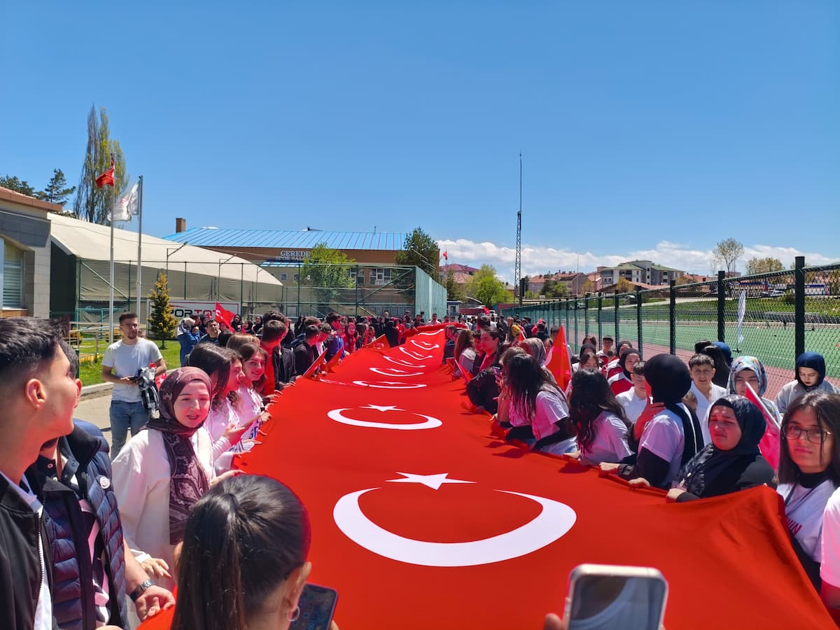 gençlik yürüyüşü1