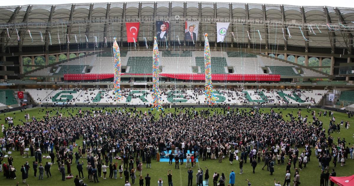 giresun universitesinde mezuniyet toreni gerceklesti RqntHfdE.jpg